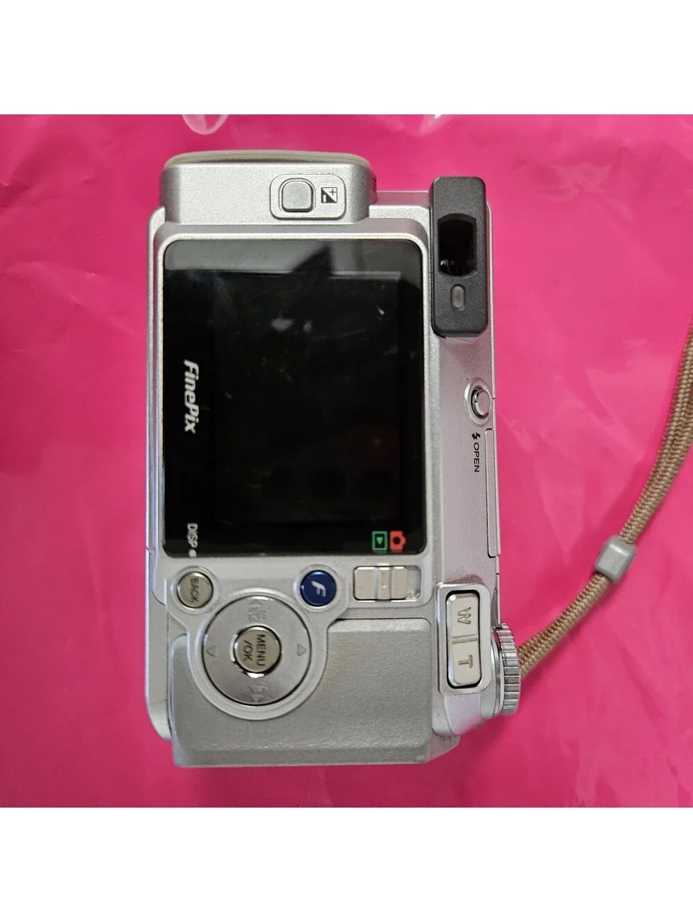 Fujifilm Digital Camera FinePix E550 6.3MP Silver DOES NOT WORK PARTS ONLY